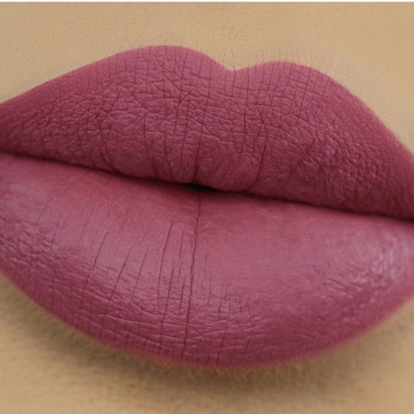 Kylie Cosmetics Posie K Matte Lip Kit - Picture 2 of 4